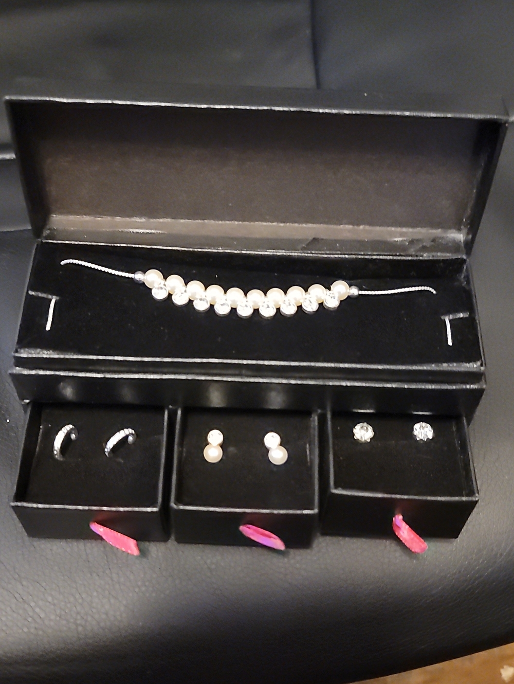 Pearl and Crystal Necklace - White Pearlescent Beads